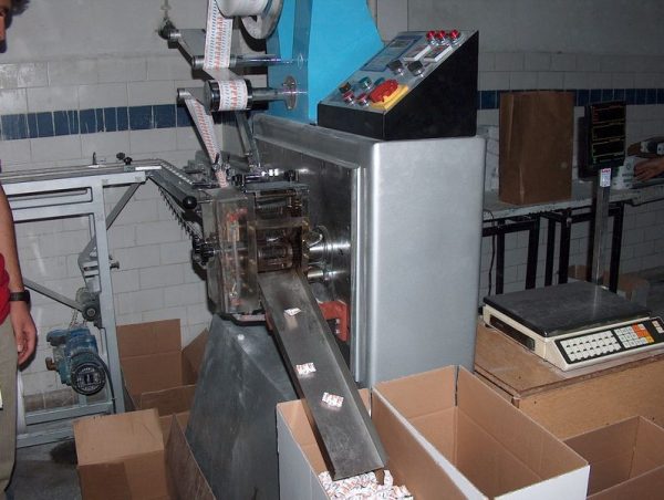 SINGLE SUGAR CUBE WINDER MACHINE MODEL T1S-400 MF
