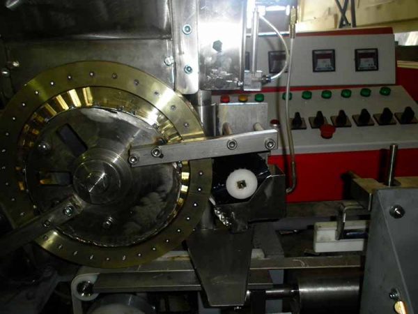 SUGAR MACHINE TYPE C MACHINE MODEL T.Y.O 60 CP
